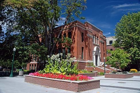 Tìm hiểu Đại học Oregon trước khi du học mỹ